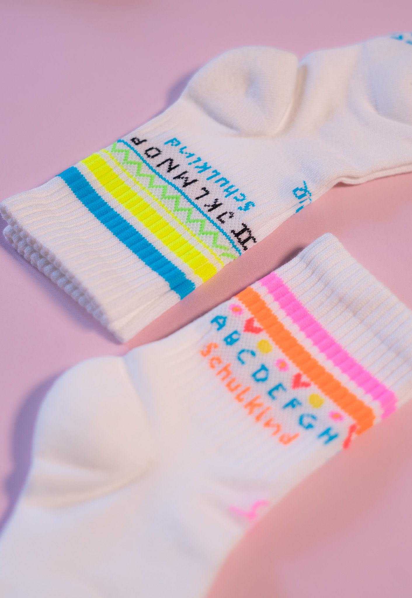 Schulkind NEON Pink Ooley Kindersocken