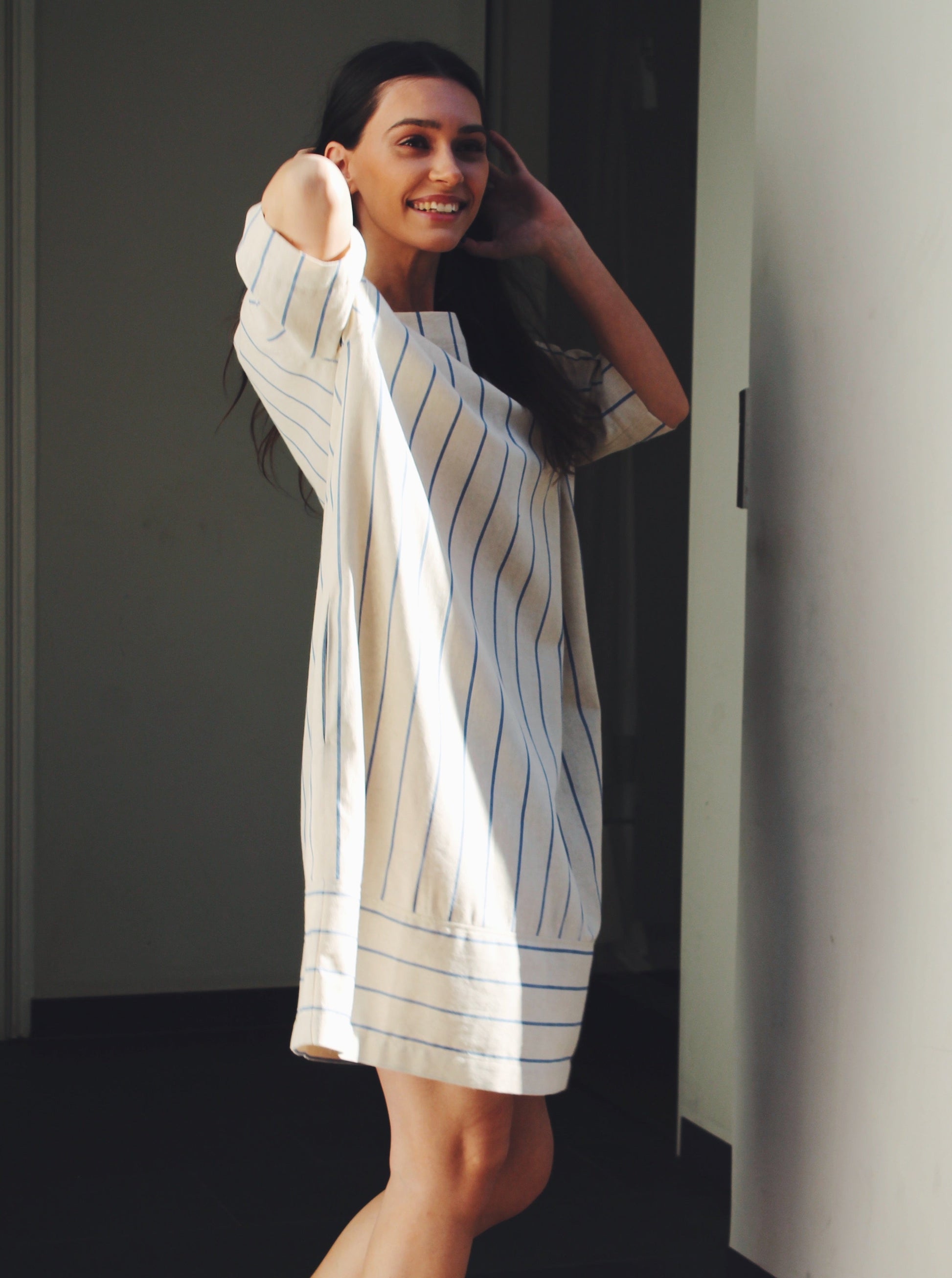 Leinenkleid mit Streifen Side