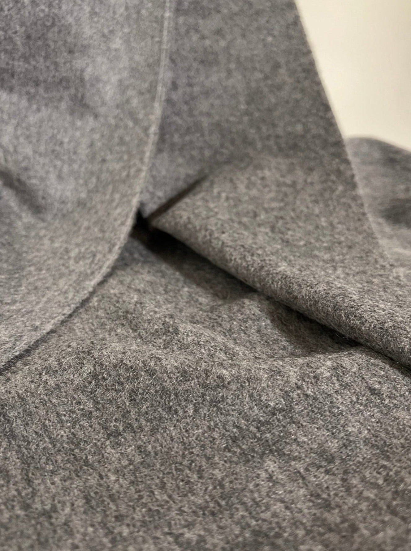 Kaschmirschal Uni - Dunkelgrau - Nahaufnahme