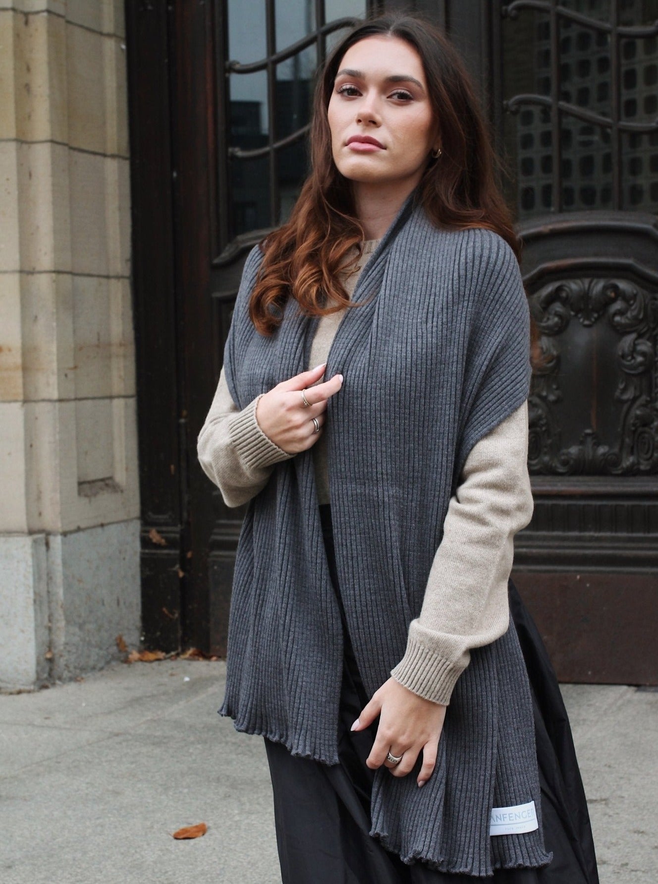 Rippenschal B2B - Dunkelgrau - Front