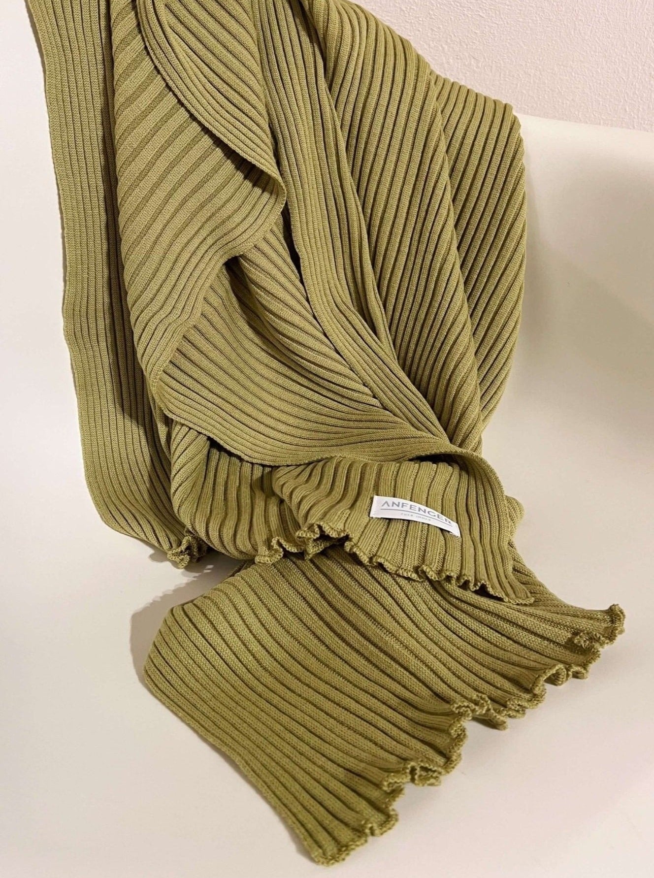 Rippenschal B2B - Moosgrün - Front