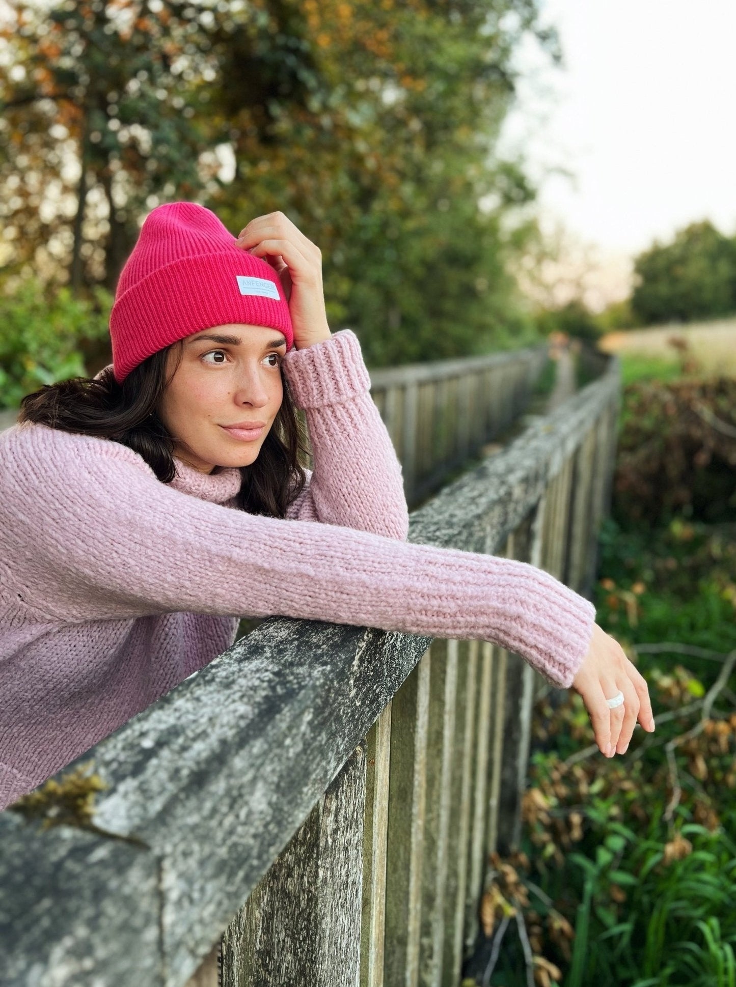Feine Kaschmirbeanie - Beere - Front