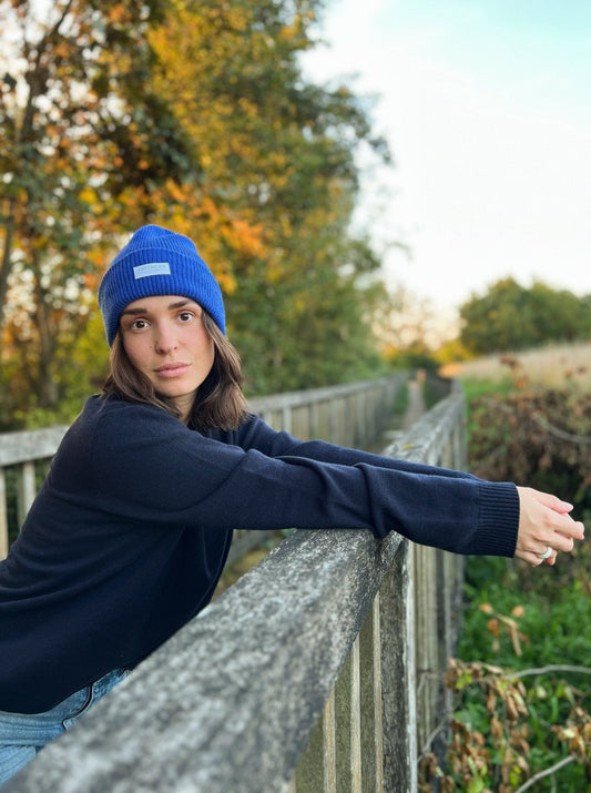Feine Kaschmirbeanie - Königsblau - Front