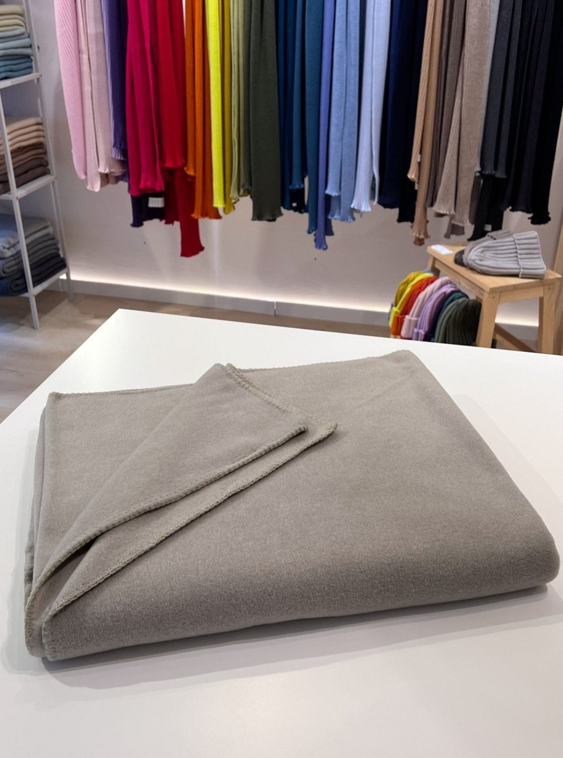 Fleecedecke B2B - Grau Beige