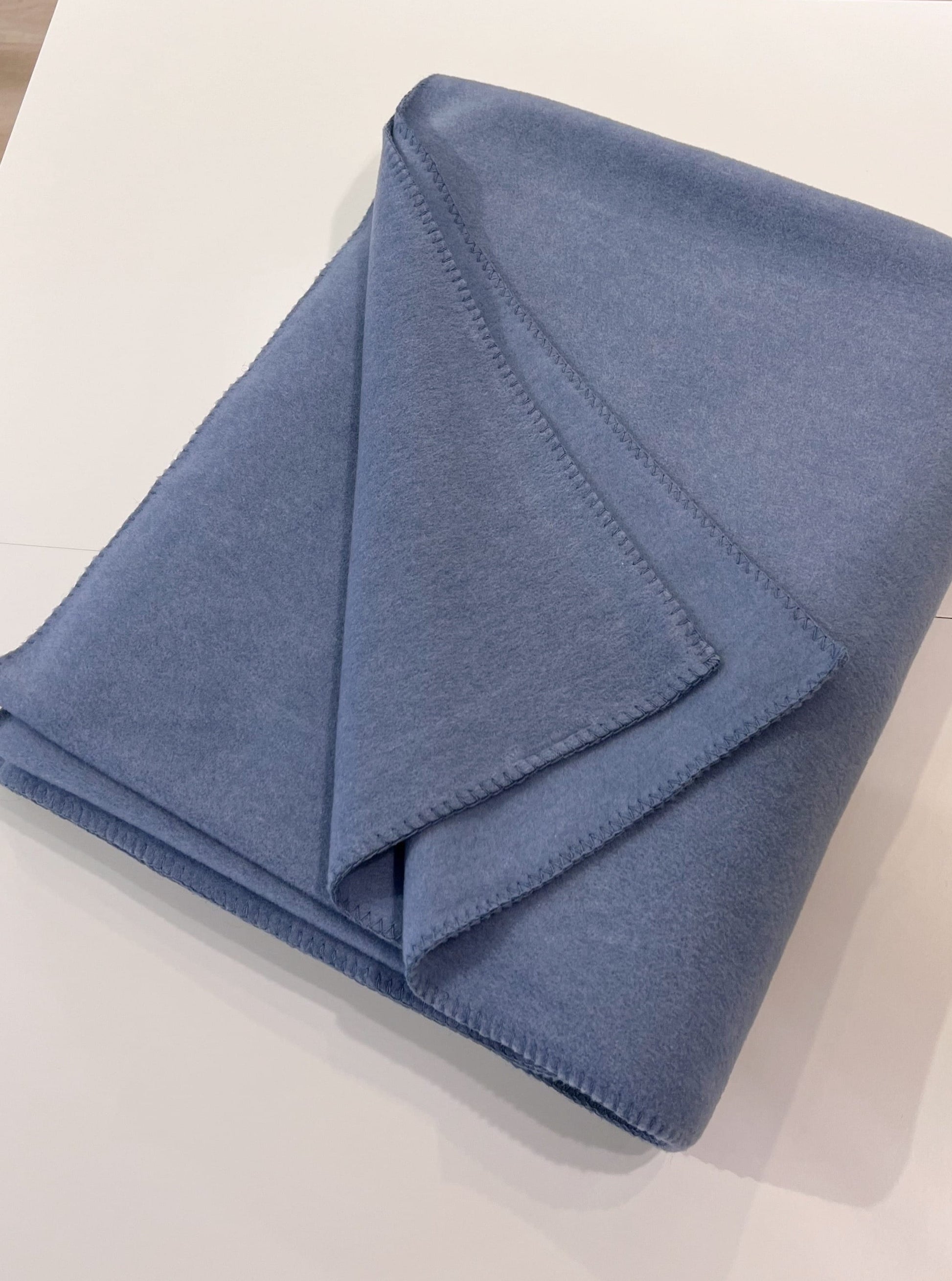 Fleecedecke B2B - Hellblau