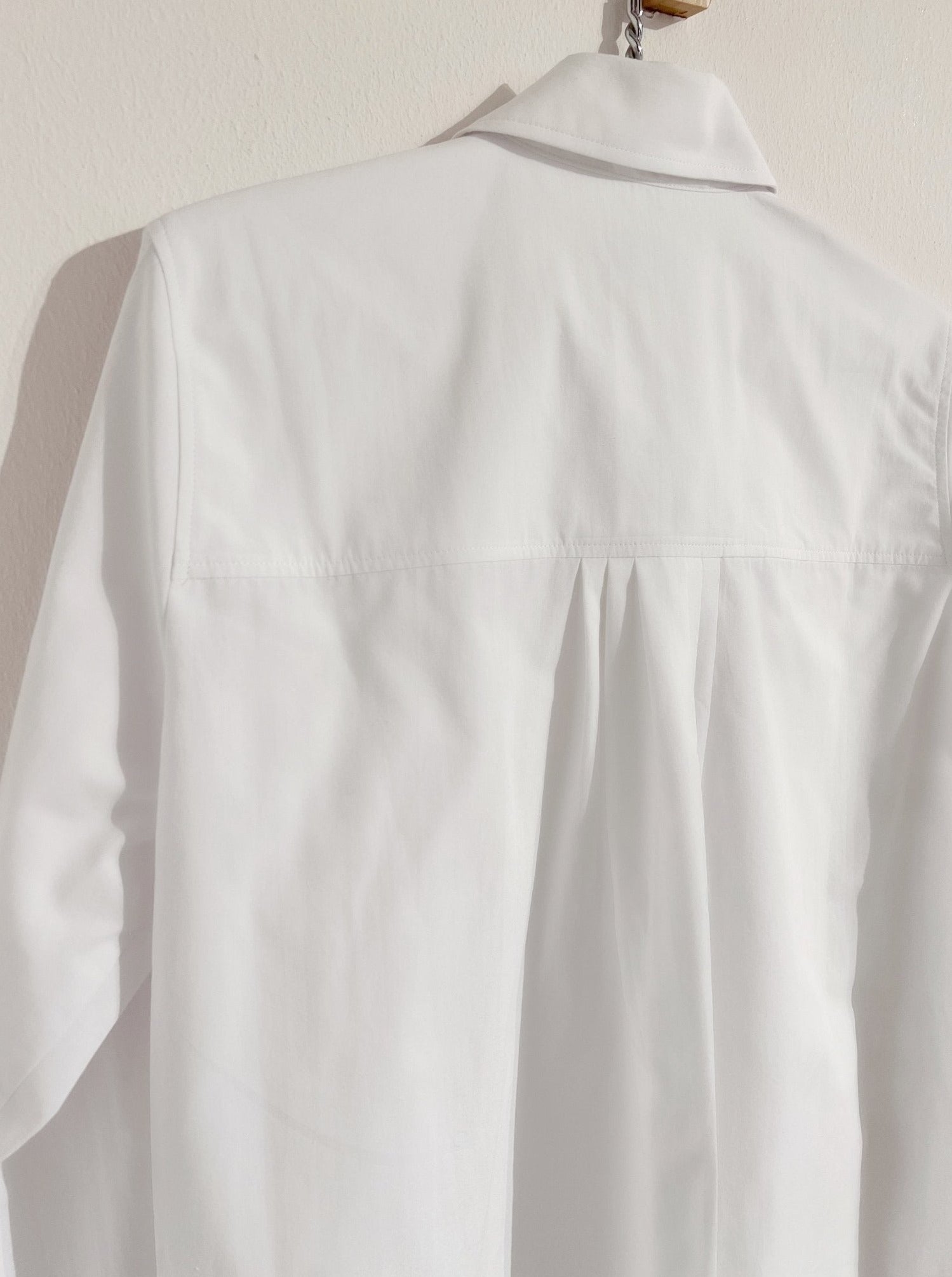 Hemdbluse - Weiß - Rückseite - Nahaufnahme