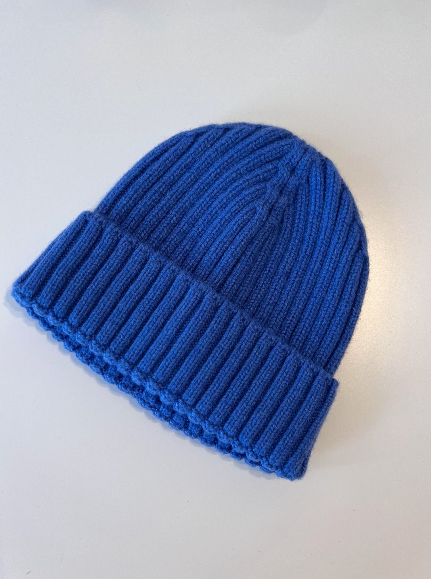 Kaschmir Rippenmütze 2.0 B2B - Blau - Front