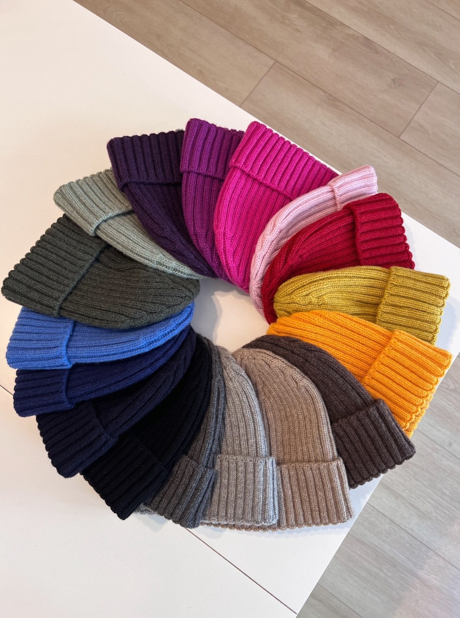 Kaschmir Rippenmütze 2.0 B2B - Mützen in verschiedenen Farben