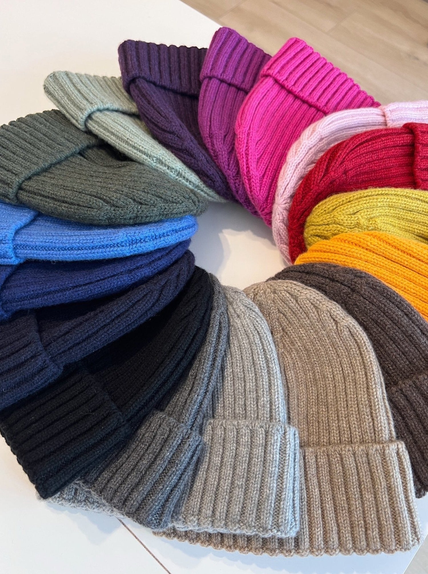 Kaschmir Rippenmütze 2.0 B2B - Mützen in verschiedenen Farben