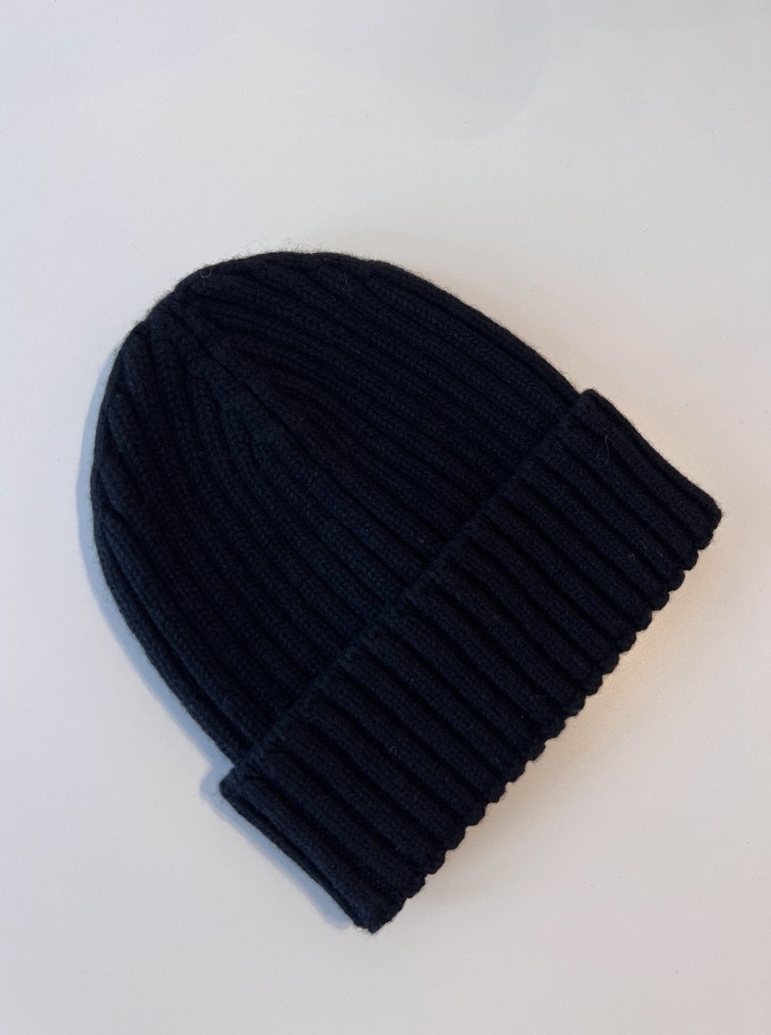 Kaschmir Rippenmütze 2.0 B2B - Schwarz - Front