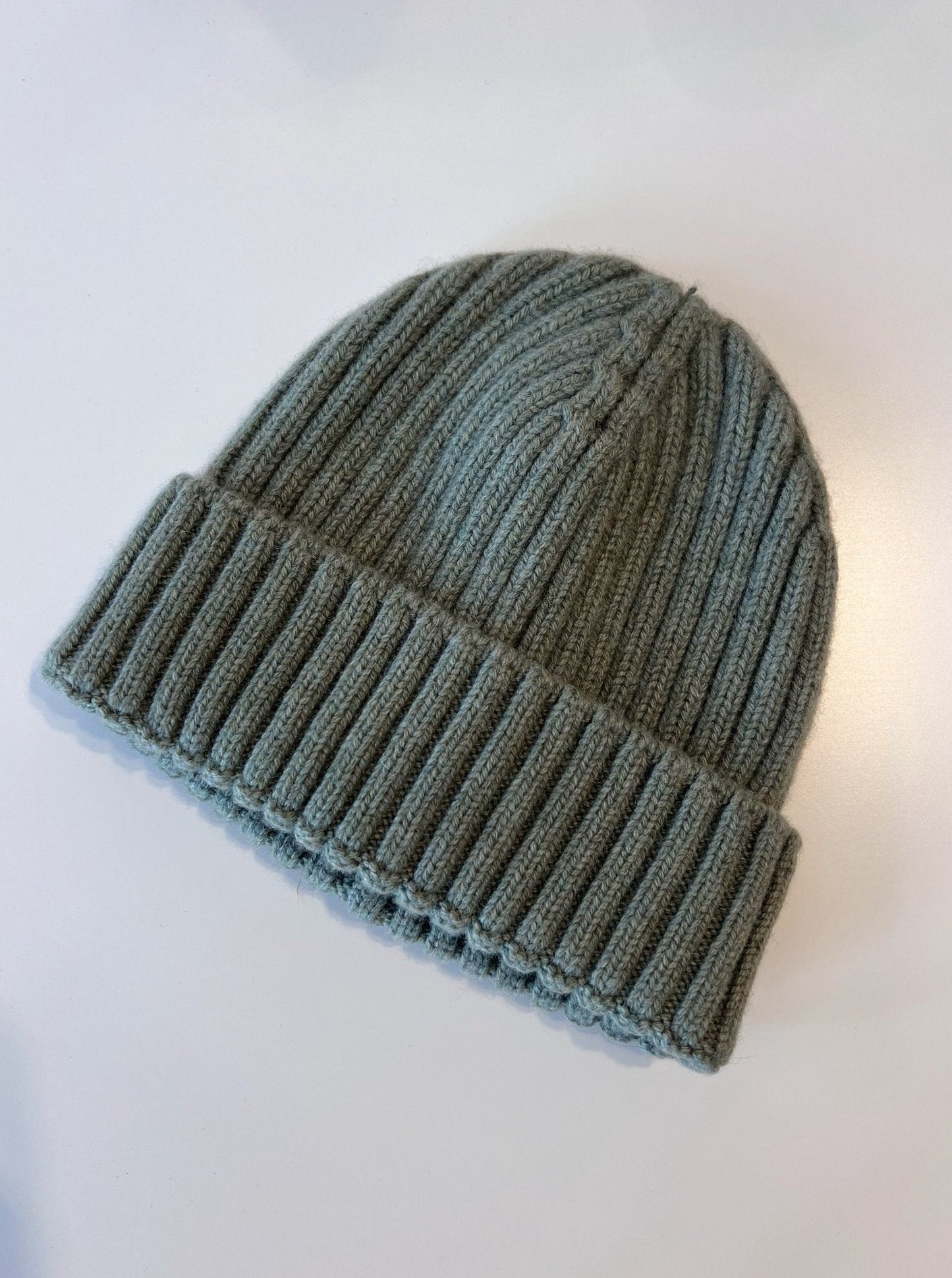 Kaschmir Rippenmütze 2.0 - Grün - Front
