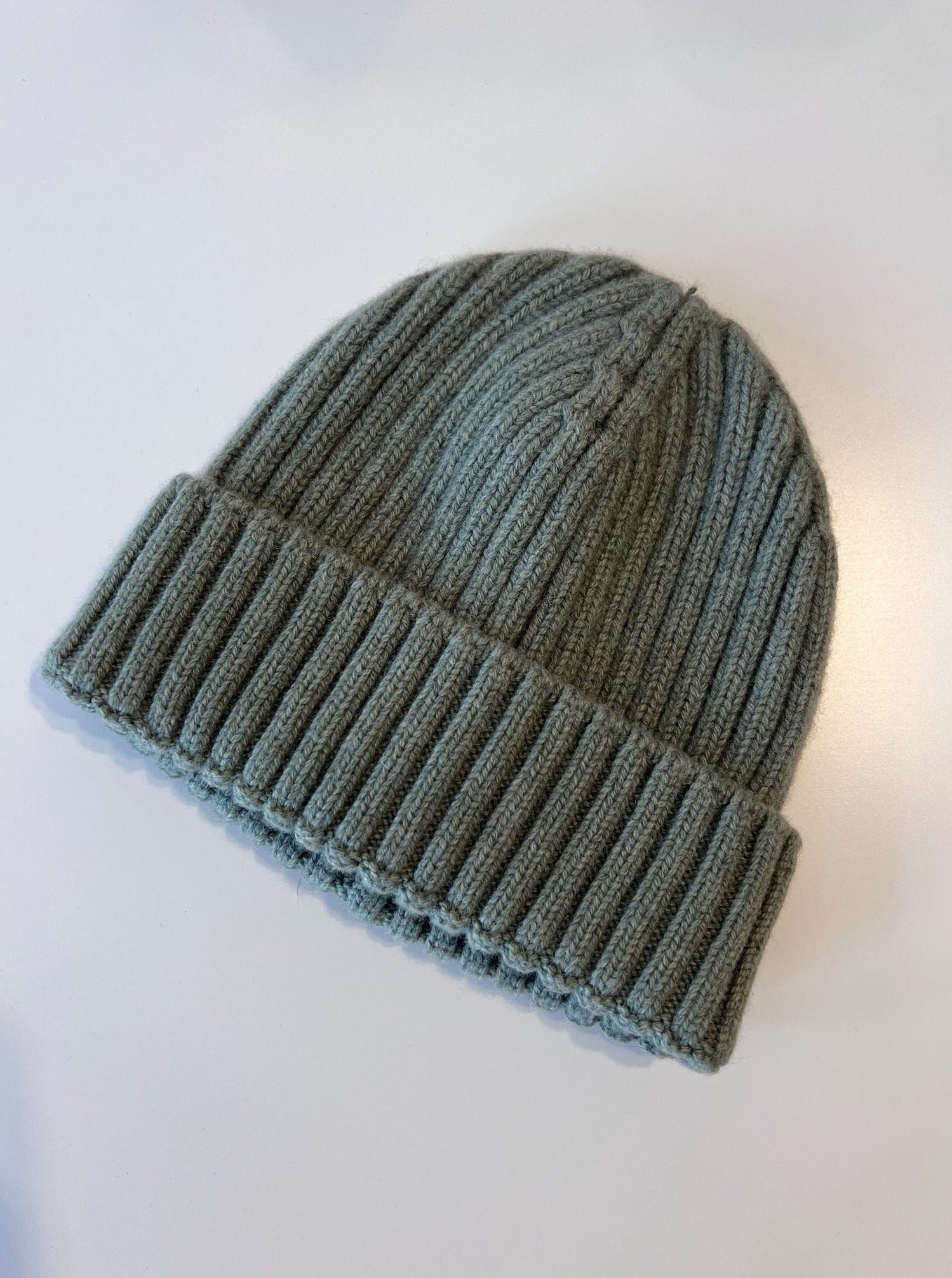 Kaschmir Rippenmütze 2.0 - Grün - Front