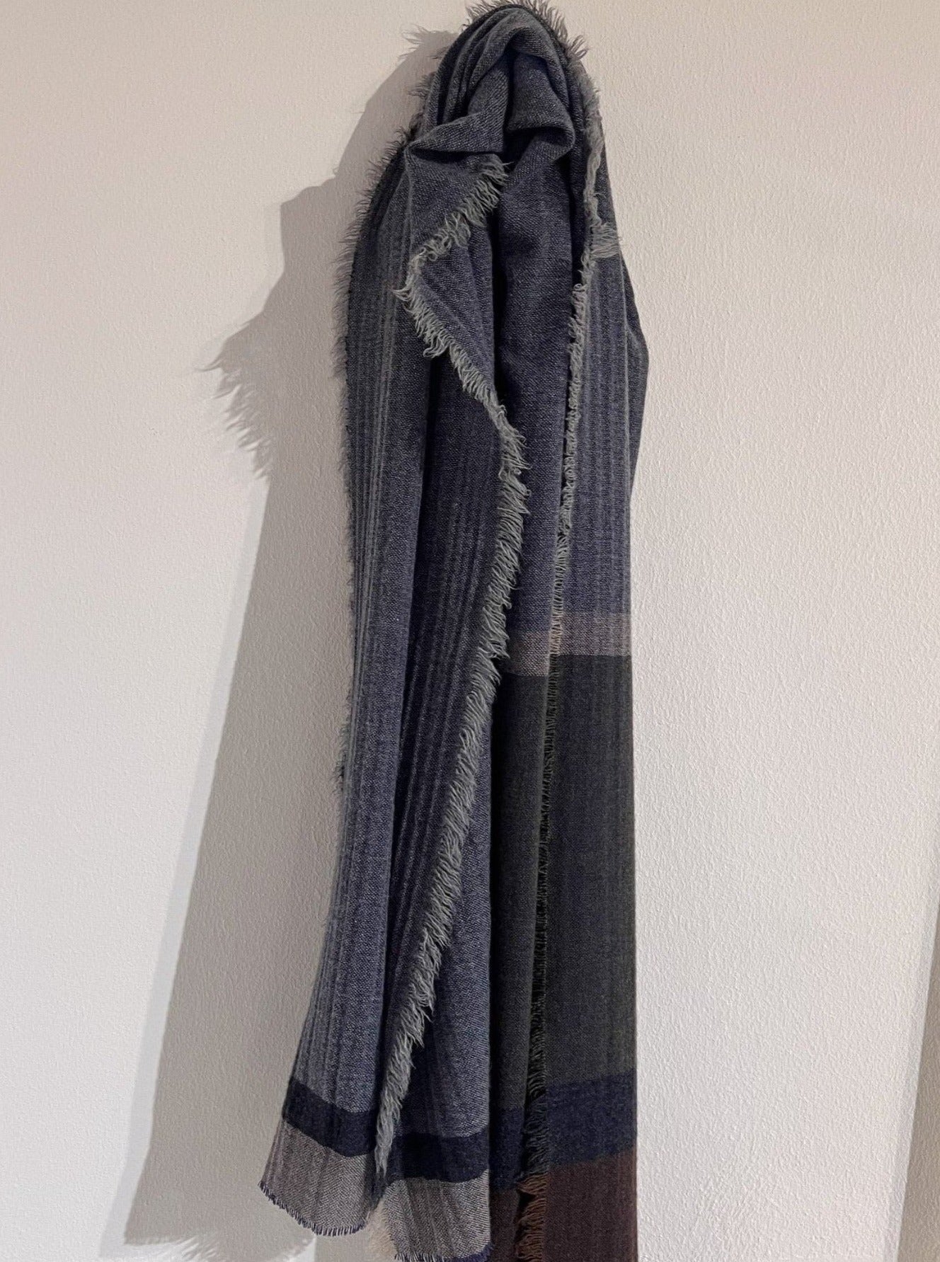 Kaschmir Wollschal mit Streifen - Blau Grün Braun - Front