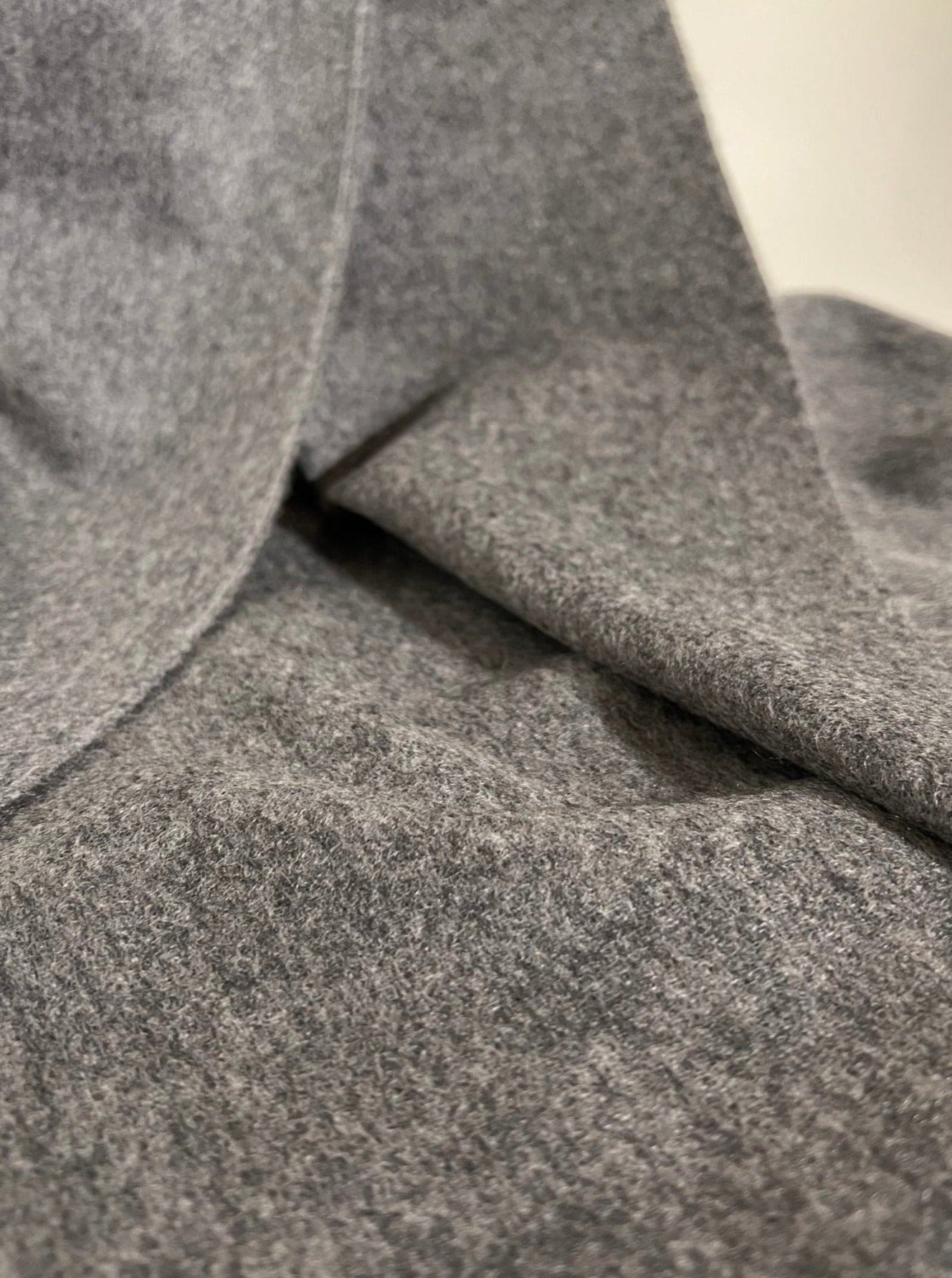 Kaschmirschal Uni B2B - Dunkelgrau - Nahaufnahme