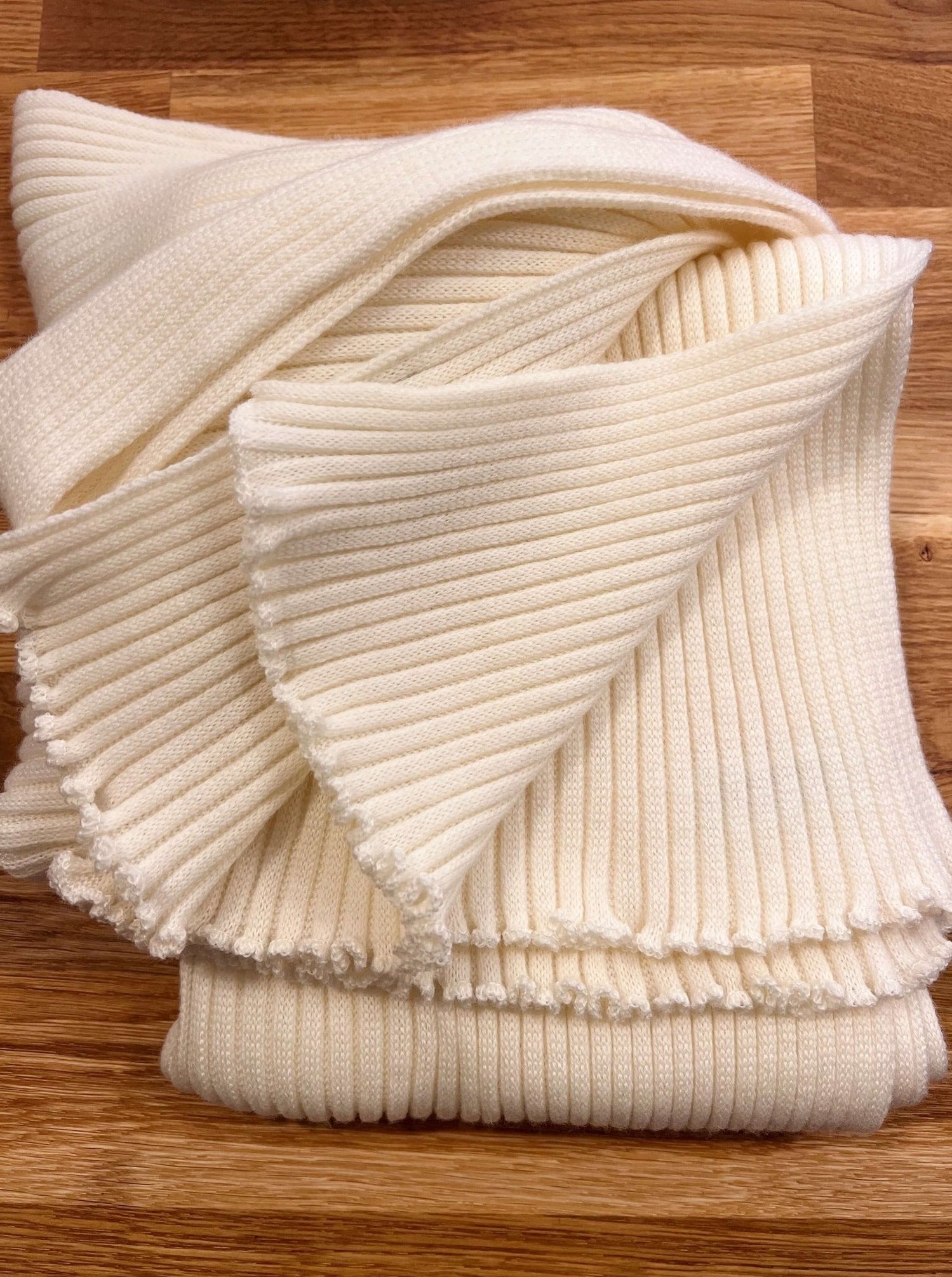 Rippenschal B2B- Creme - Front